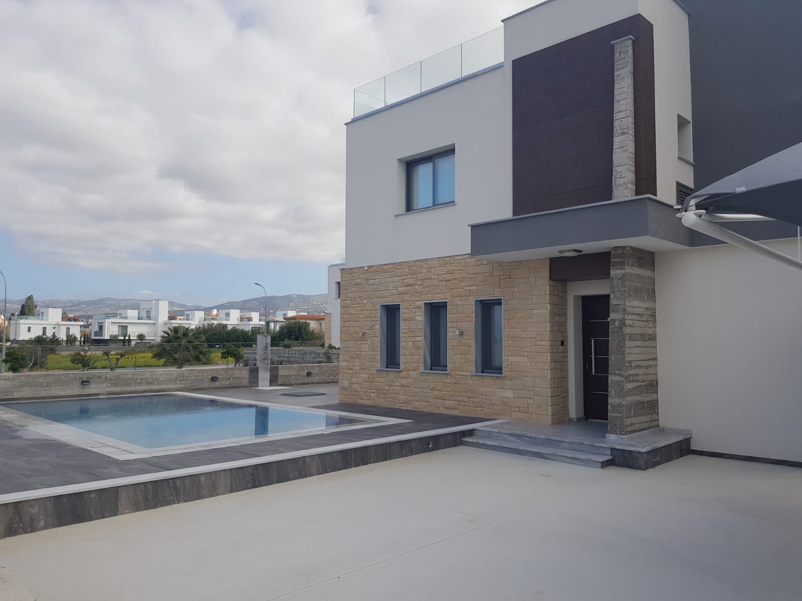 4 Diogenous Luxury Villas